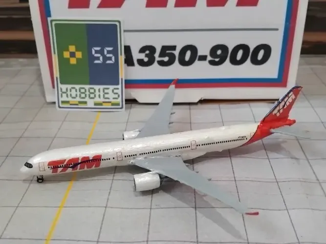 Miniatura Avião Artesanal 1/550 TAM Airbus A350-900