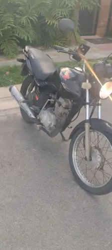 Vendo uma moto cg 125 no precinho 