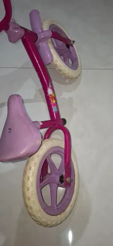 Bicicleta de equilibrio para sair hoje.