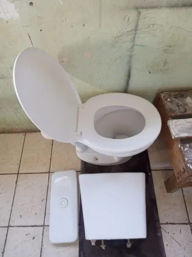 VASO SANITÁRIO COM CAIXA ACOPLADA