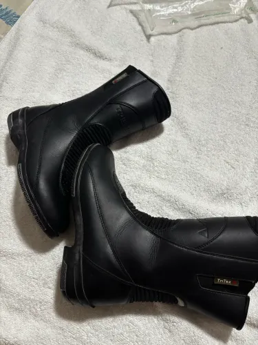 Bota Feminina Couro Impermeável Triumph- TAM 35