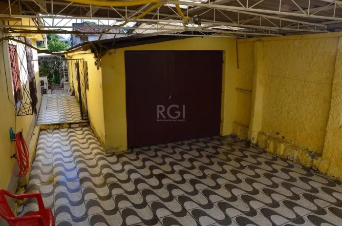 Casa Com 5 dormitórios no Bairro Partenon