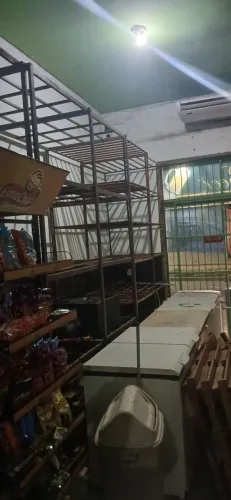 Prateleira  metálica pra de depósito 3 metros de altura  1x1 de largura 