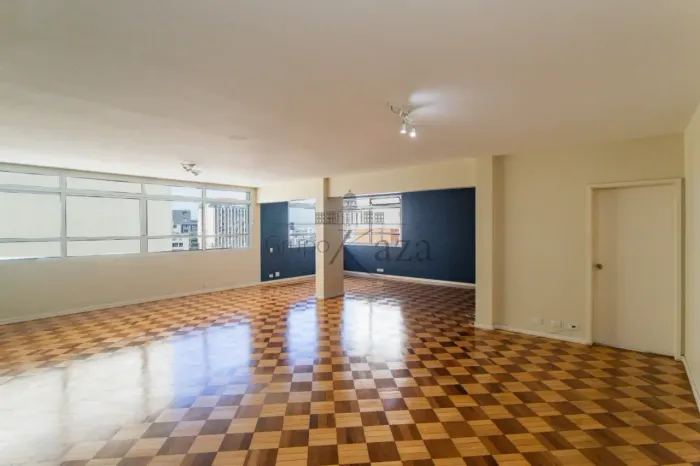 Apartamento - Cerqueira César - 3 Dormitórios - 213m².