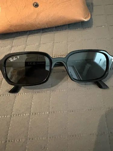 Óculos de sol Ray-Ban ZURI BIO-BASED lente POLARIZADA