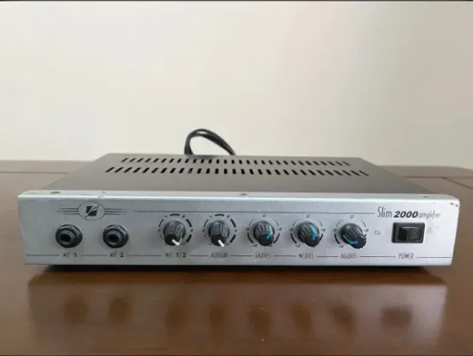 Slim 2000 Amplificador 120w Rms Bivolt Usb Bivolt