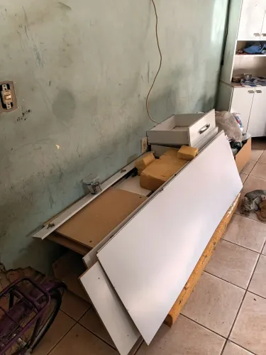 Guarda roupa vendendo pq vou viaja promoção