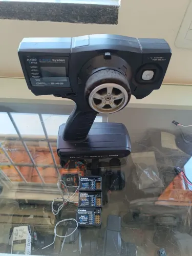 Rádio Futaba 3PL + 3 Receptores com defeito Automodelo