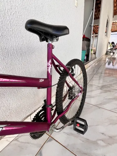 Bicicleta Urbana - Aro 24, 18 marchas.