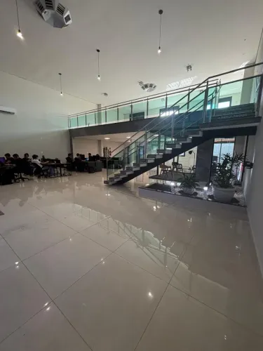 Cômodo comercial alto padrão 