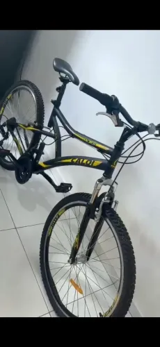 Bicicleta Aro 26 Caloi Andes Freio V-Brake 21 Marchas