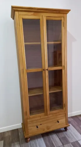 Estante em madeira maciça pinus duas portas elegante clara com vidro