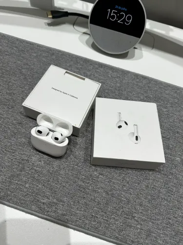 Fone AirPods original, funcionando porém descarregando muito rápido