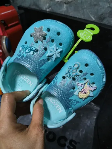 Crocs da Frozen Original - nunca usada (Nova) tam24