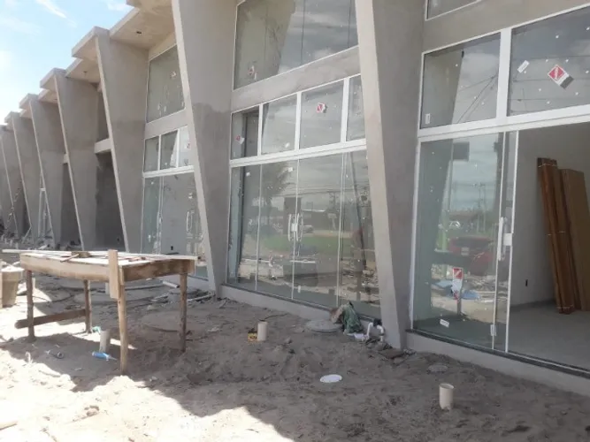 lojas em Unamar tamoios cabo frio beira de pista