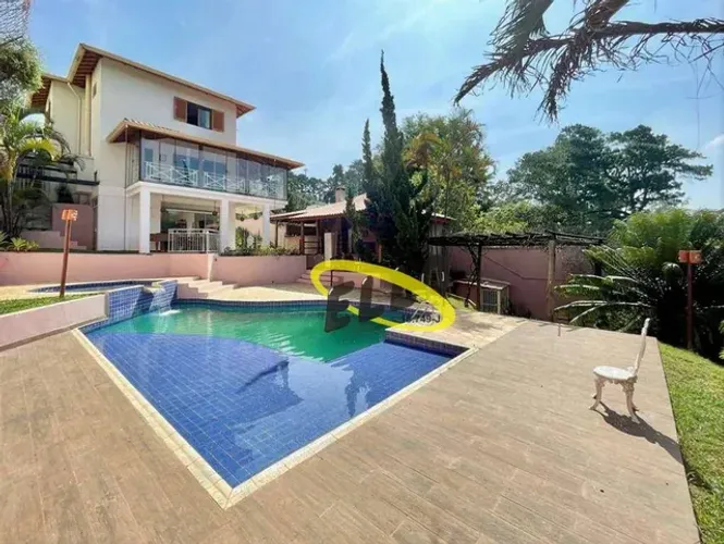 Condomínio Paineiras II - Impecável! 3 suítes, piscina, gourmet, salão e VISTA!