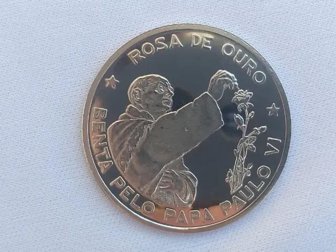 Medalha Rosa de Ouro Benta Pelo Papa Paulo VI