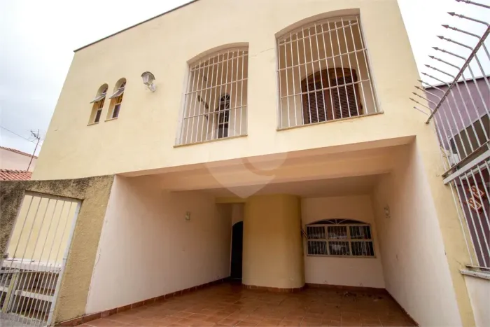 Casa à venda ou para alugar com 4 quartos no Centro, São Roque - SP