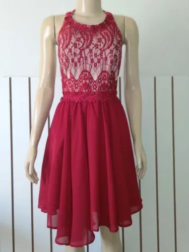 Vestido festa feminino vermelho modelo curto saia evase blusa toda com renda frente única