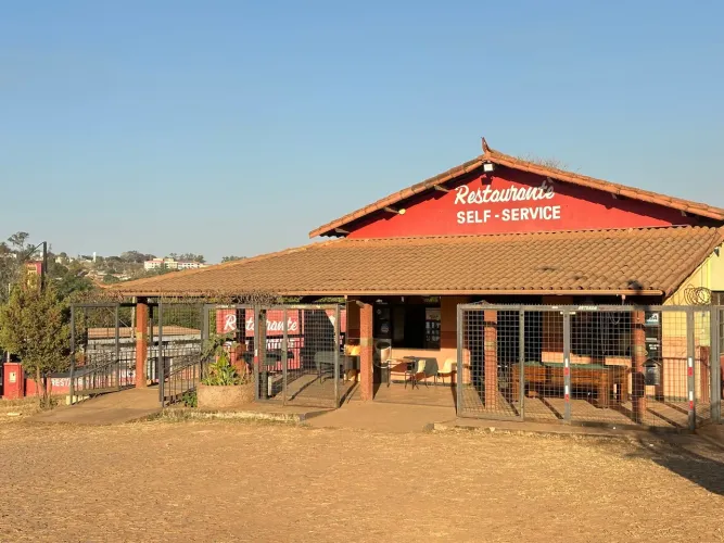 Vendo Restaurante em funcionamento no final da Equador