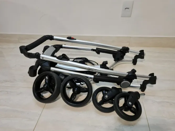 Carrinho com Bebe Conforto Base Kiddo Eclipse Melange Preto 