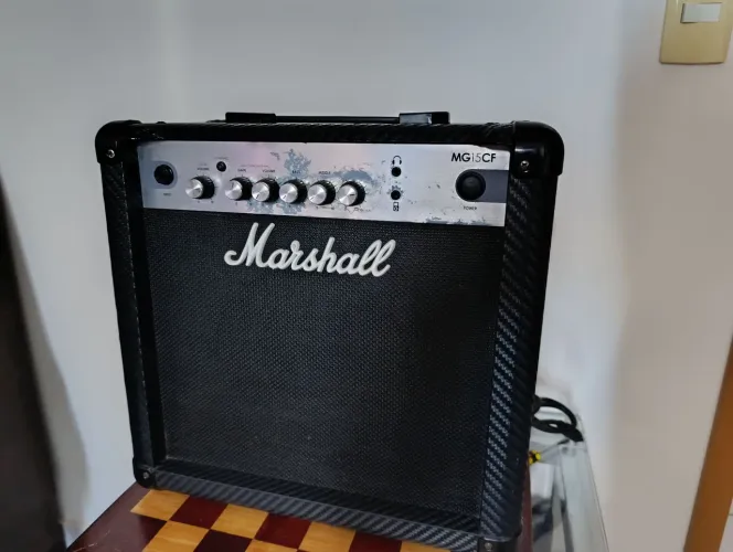 Promoção - Amplificador Marshall MG15CF