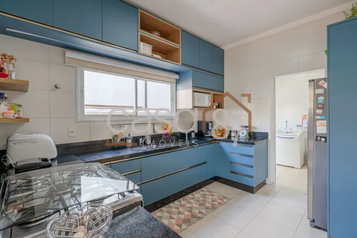 Residencial Jardim dos Manacás - Belo sobrado com 3 suítes, Spa, escritório e energia foto