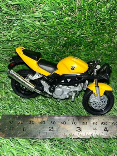 Moto Suzuki SV650S Miniatura Maisto
