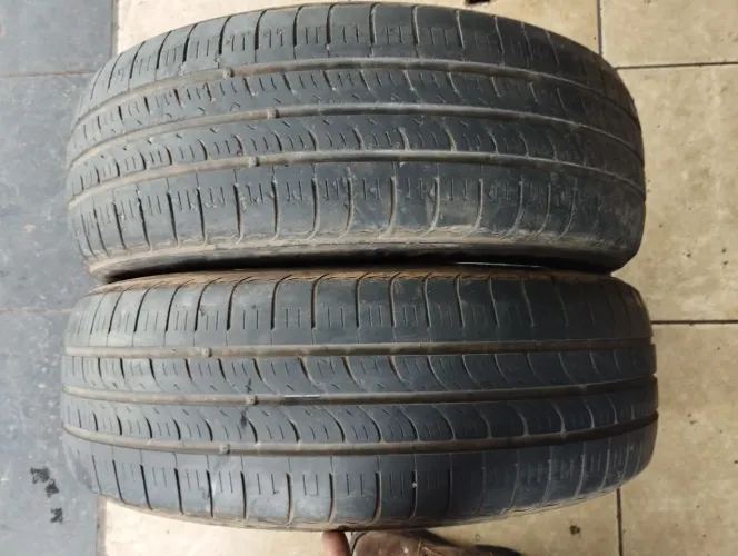 Par de pneus marca kunho aro 215/65/16