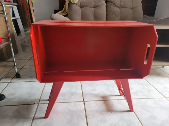 Mesa de Centro Vermelha Retrô