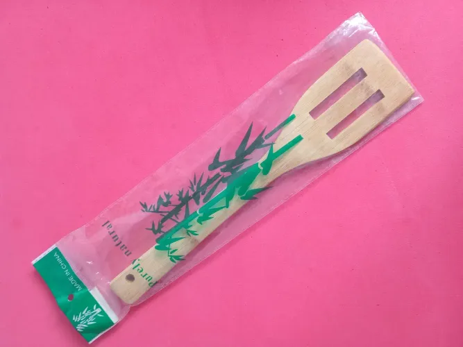 Espátula de bambu para cozinha