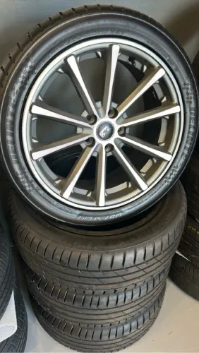Jogo de rodas Eclipse com pneus novos 17x7 5x108