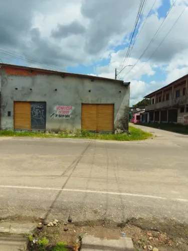 CASA COM PONTO COMERCIAL A VENDA NO ALMIR GABRIEL, MARITUBA