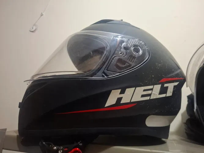 Capacetes de Moto semi novos 