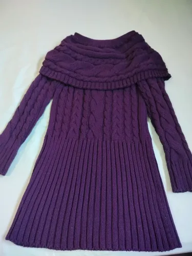 Vestido de Tricô Roxo com Gola Alta