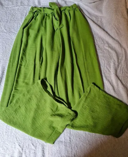 Calça verde feminina