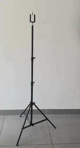 Tripé 1,80 metros com suporte p/ celular<br>
