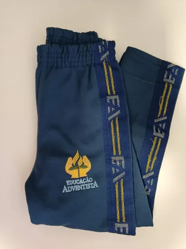 bermuda uniforme escola adventista tamanho: 1 ppi e 3 pppi 4,6 anos usados