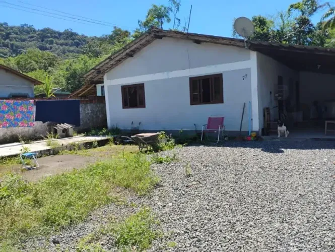 VENDE-SE CASA DE ALVENARIA EM PIRABEIRABA - JOINVILLE/SC
