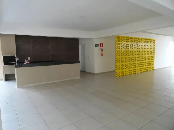 Aluga-se apartamento