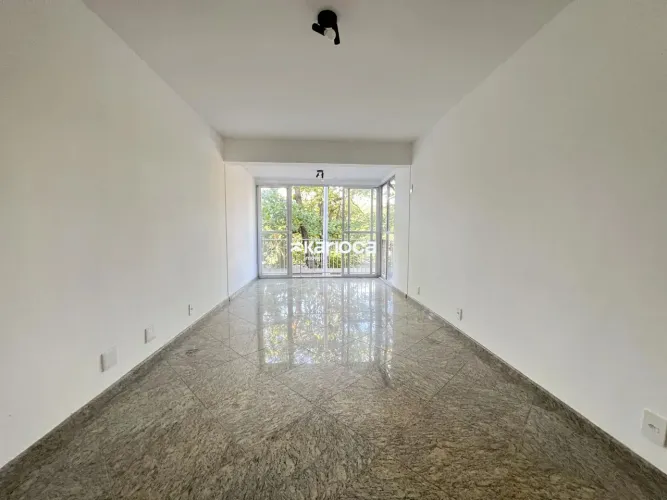 Jardim Europa 3 Quartos (1 Suíte) + Dependência | Em frente Barra Shopping e Village Mall