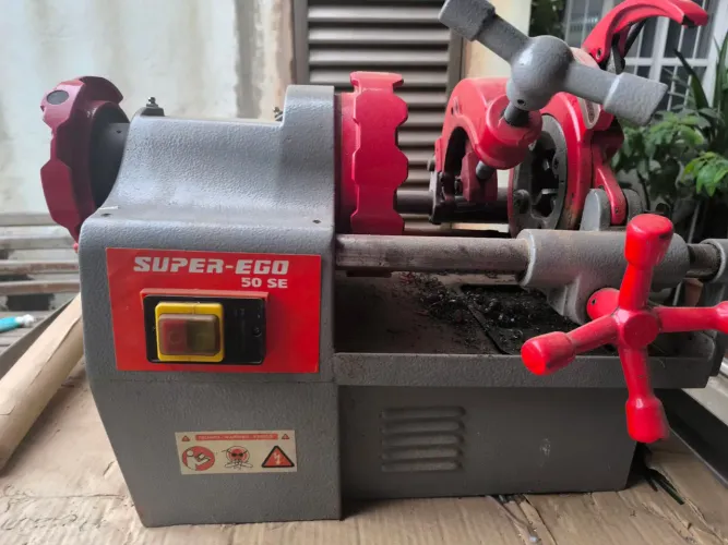 Vendo rosqueadeira Super Ego 50 SE