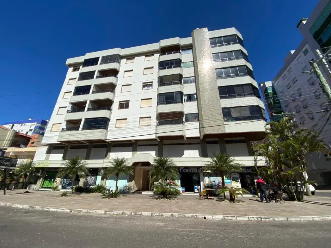 Apartamento duas quadras do mar