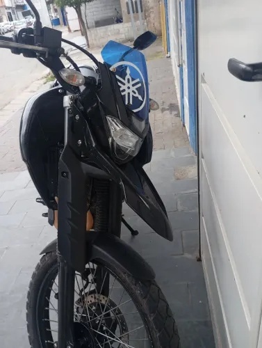 Lander 250 impecável .