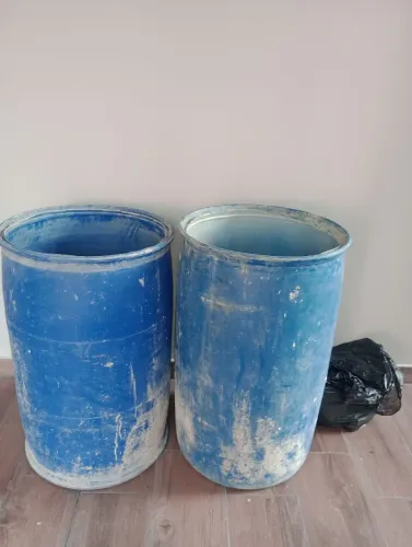 Tonel bombona galão 200 litros 90 reais cada