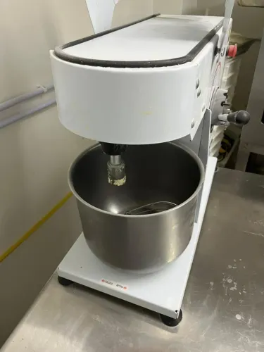 BATEDEIRA PLANETARIA 12KG