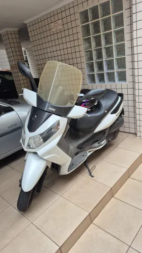 Dafra Citycom 300i 2013/2014 Branca - Scooter potente e confortável!<br>