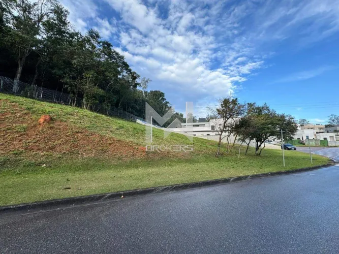 Terreno à venda no Condomínio Reserva Santa Isabel em Louveira - SP