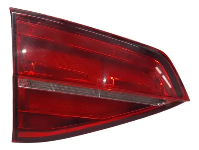 Lanterna Traseira Esquerda Tampa VW Jetta 2016 2.0 T HL Motorista