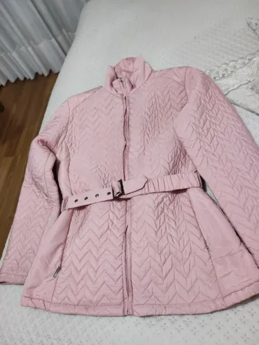 Jaqueta rosa com cinto